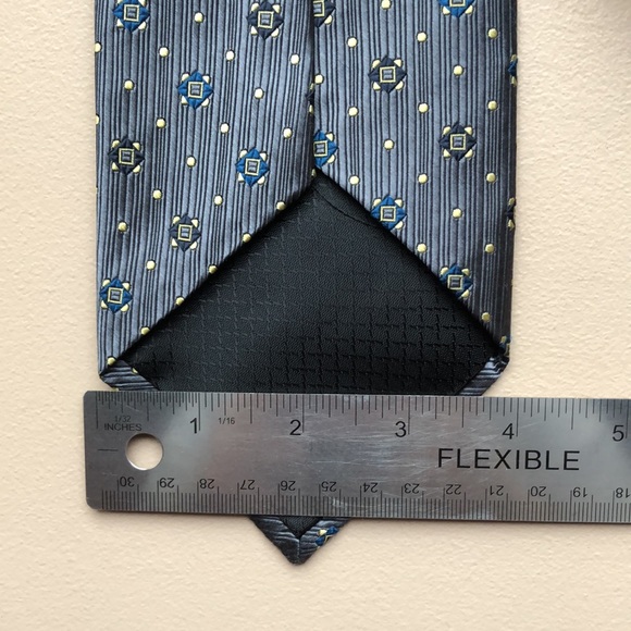 COLOURS by Alexander Julian 👔 Grey Silk Tie - Picture 4 of 5